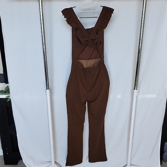 Chic Brown Sleeveless Jumpsuit - Picture 5 of 8
